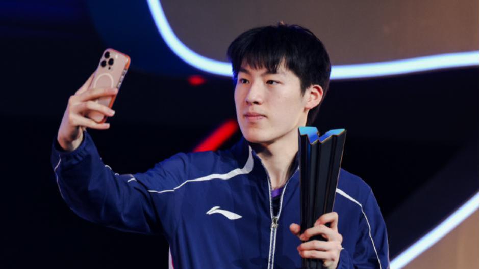 温瑞博4-2夺冠！逆转原因曝光，谁注意他赛后一番话，展现高情商