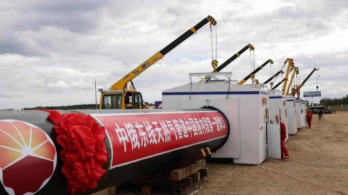 普京拥抱美元，4信号3变化