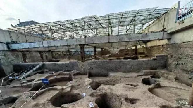 炸裂！大明湖边挖出古城遗址证明：济南国内唯一5000年连续建城史