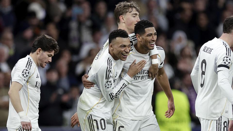 皇马百场新成员诞生！欧冠赛后，加西亚收获了专属纪念球衣