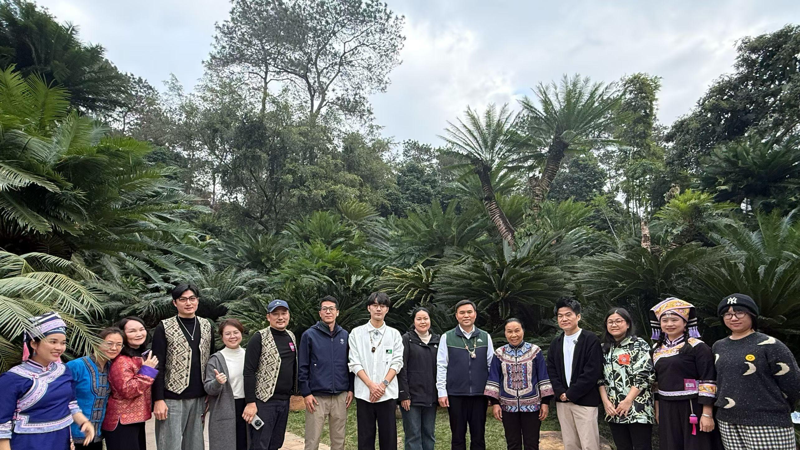 董宇辉在青秀山做直播：山水南宁，成为电商新热点