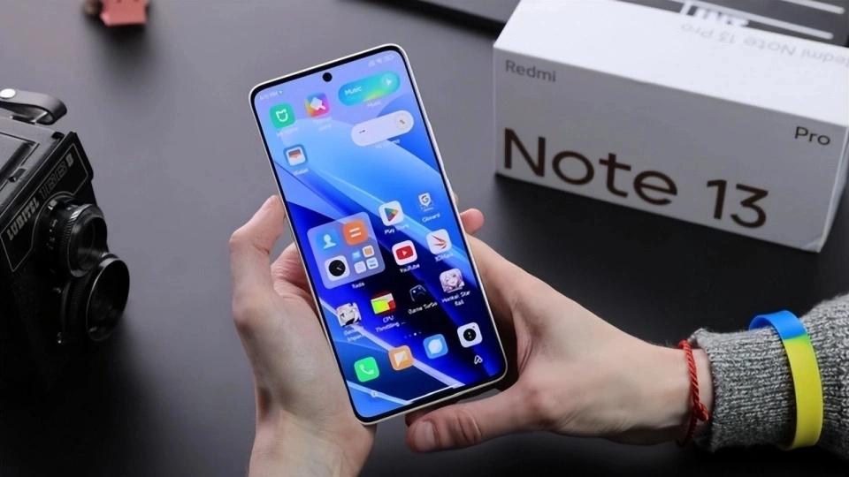 小米“半价清仓”，2亿像素+67W闪充+1.5K屏，高配版降成“百元机”