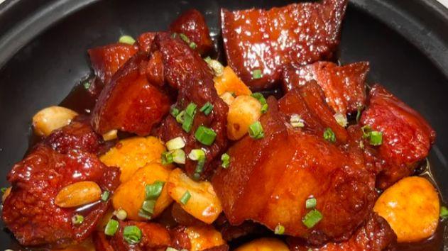 老式湘味慢煨技法，焖出软糯入味的招牌红烧肉