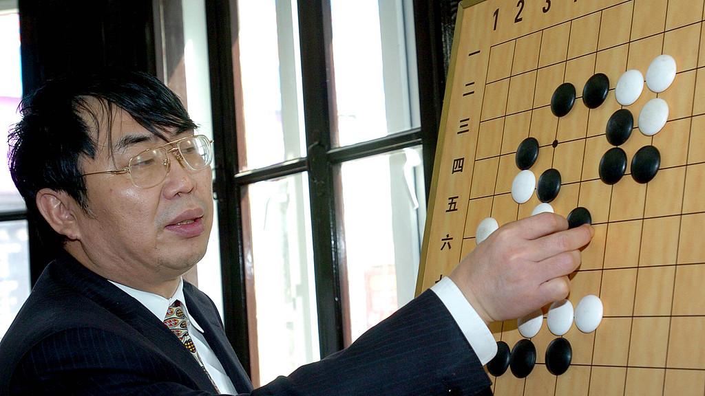 棋圣陨落！聂卫平骤逝引追忆，黑白世界里的时代丰碑！