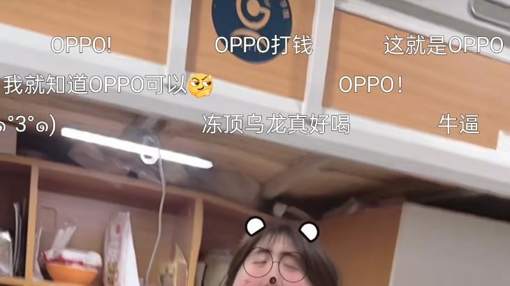 谁家手机开挂了？泡水里一个月还能用！