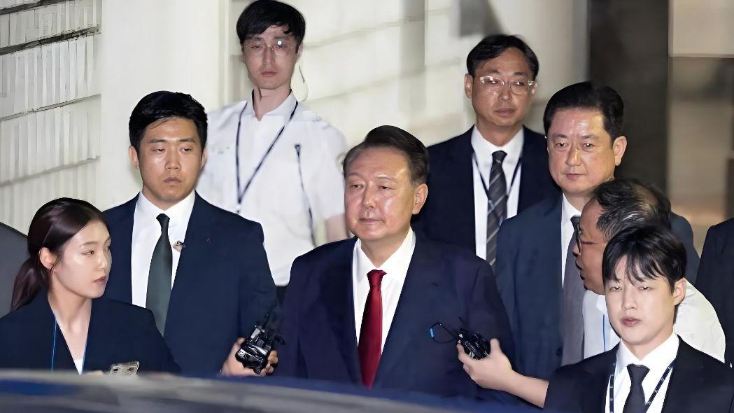 地方选举前，韩国保守派先乱了！25名要员集体逼宫，信号不一般