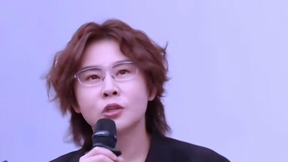 《乘风2026》：初舞台乱改规则，倪萍诚恳道歉，瞿颖上赶着想要被骂？！