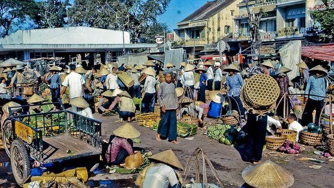 老照片 1969年南越市场 战火阴影下的市井切片