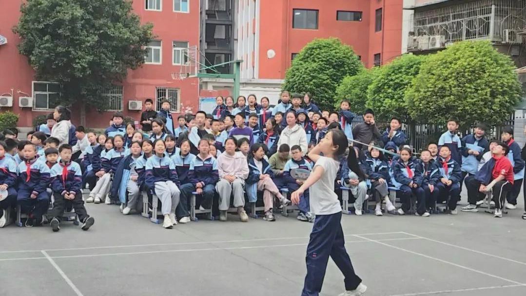 谁羽争锋 信阳市浉河区第五小学羽毛球比赛圆满落幕
