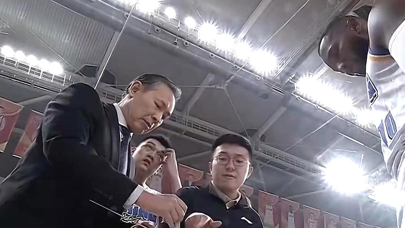 北京男篮为何让范子铭“伪首发”？