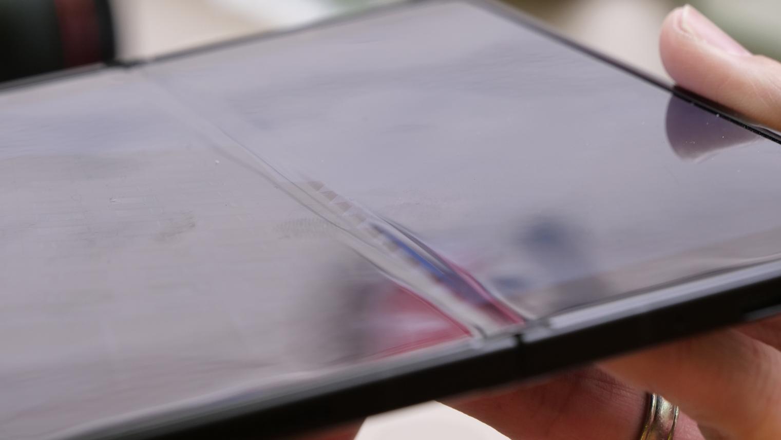 苹果今年发折叠屏的原因找到了！