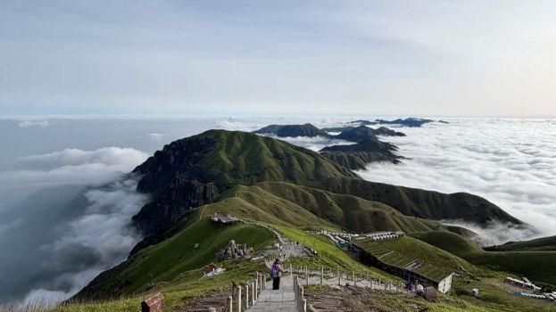 武功山草甸走一走
