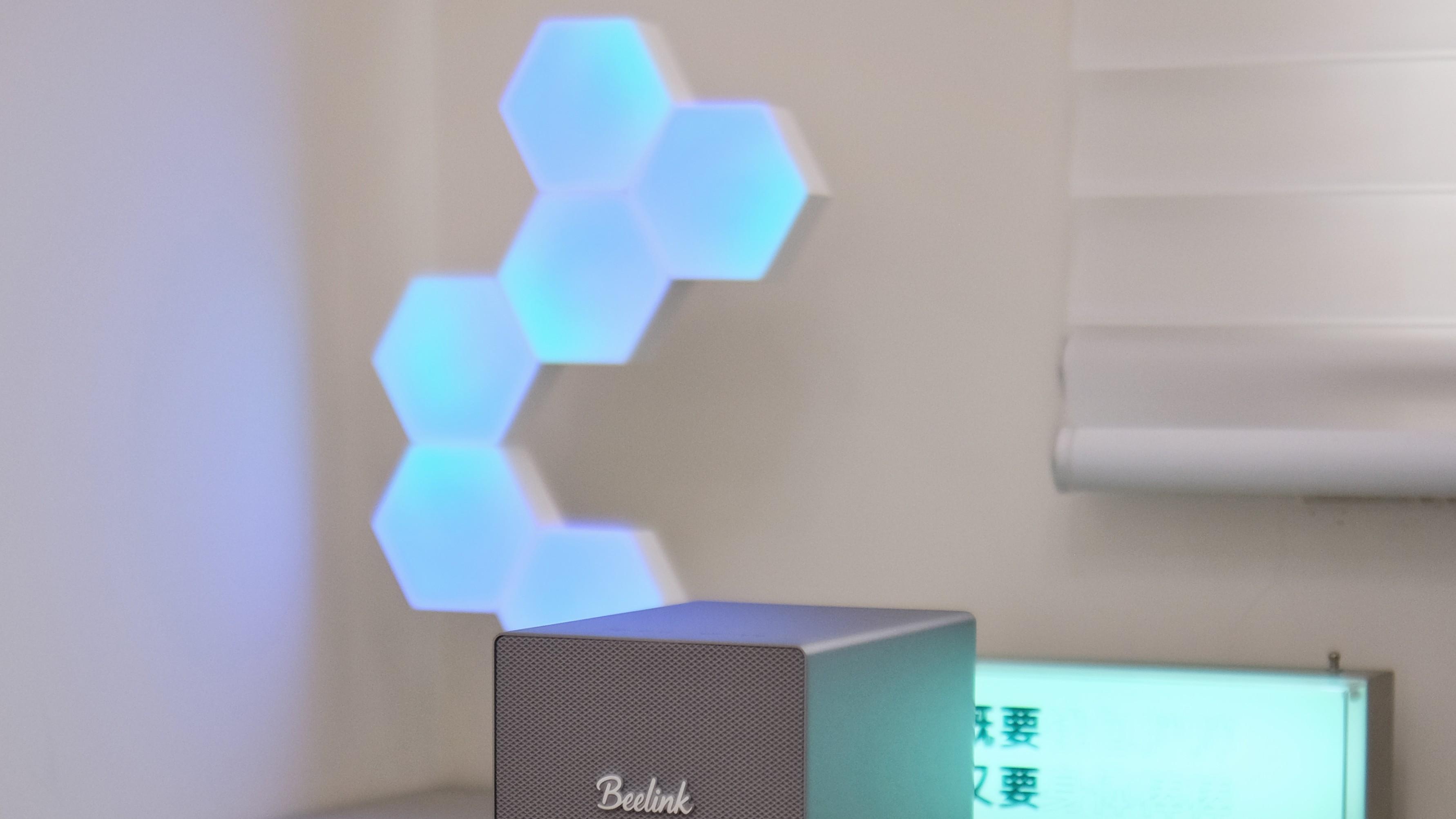 零刻ME Pro深度评测：颜值与实力并存的桌面NAS新选择