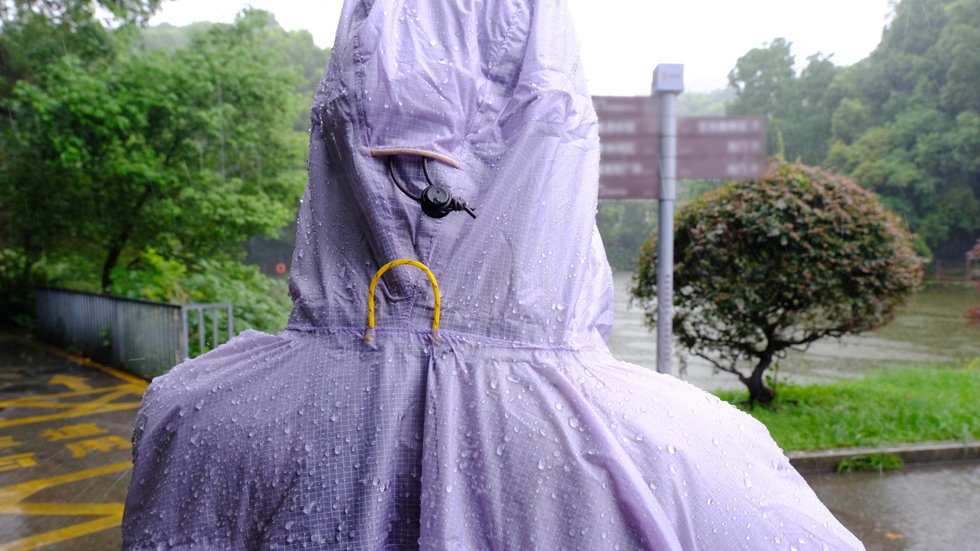 告别笨重雨具！通勤爬山两用！JOGOFO超轻雨衣，让雨天出行不狼狈