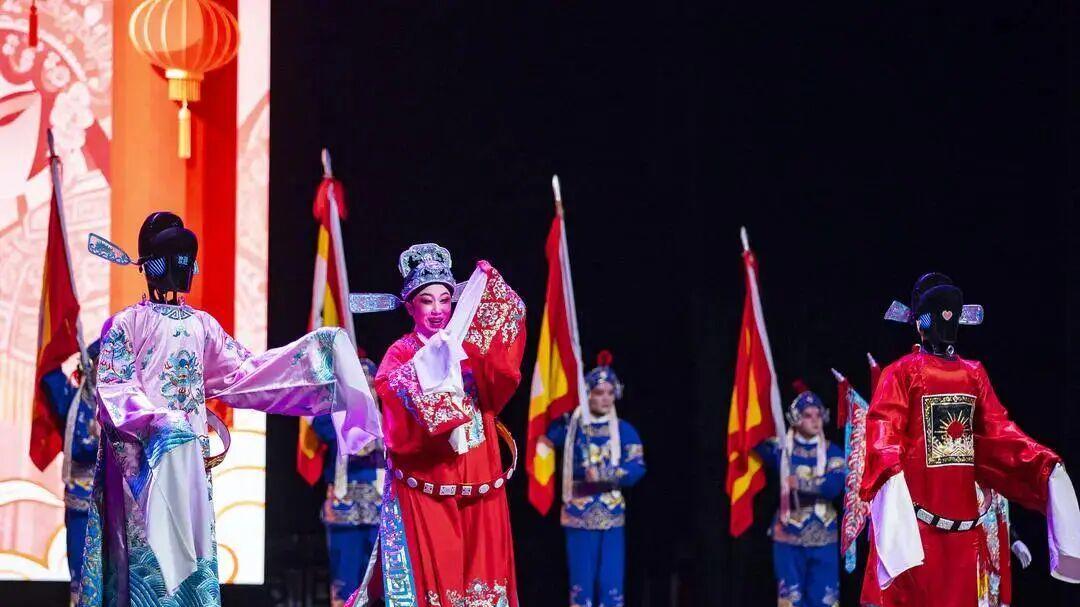 这场在济宁举办的机器人春晚有何不一般