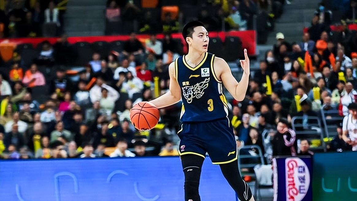 男篮公布大名单，两人投篮命中率仅三成，球迷：男篮没有人才了？