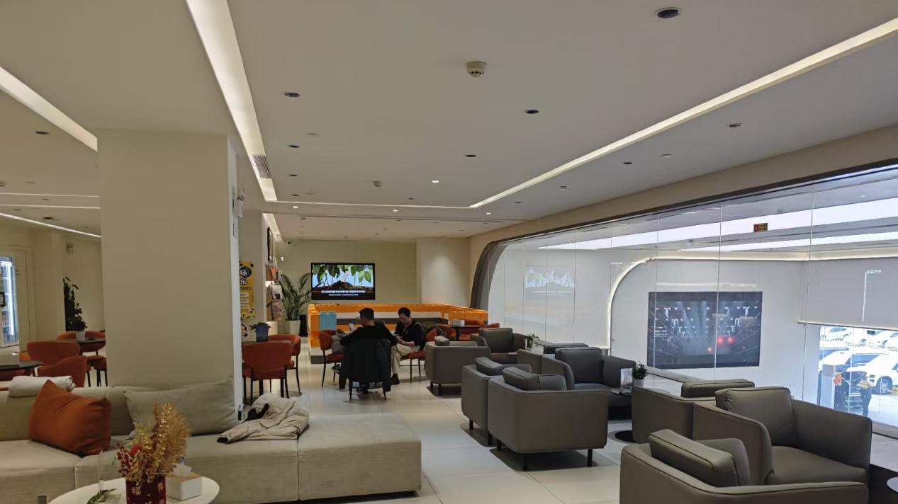 极氪的服务总体来说还是不错的