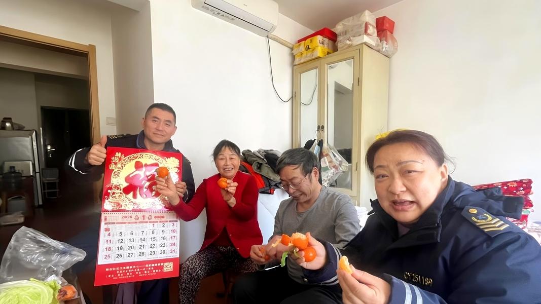 青岛巴士“腊八套餐”拉满节日氛围感