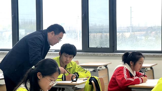 二十五载深耕育人，解码呼和浩特英华学校的教育坚守与创新