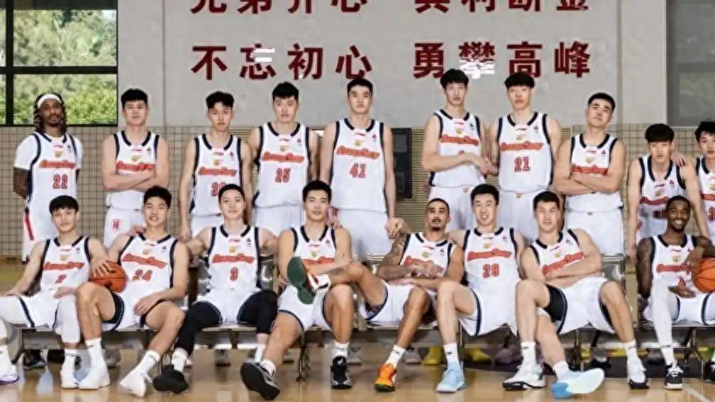 王洪泽谈宏远！杜锋教导赛场上要有狠劲，不能被欺负