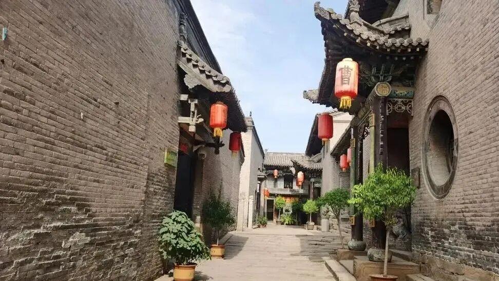 亏空是假，站队是真