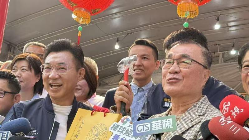 李四川新春首公开行程，拜托乡亲让他回新北服务