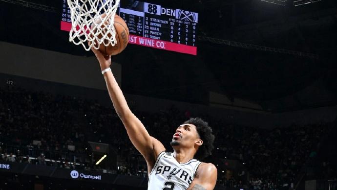 掘金12连胜收官，锁定第三！马刺过去34场30胜，但却被掘金三杀