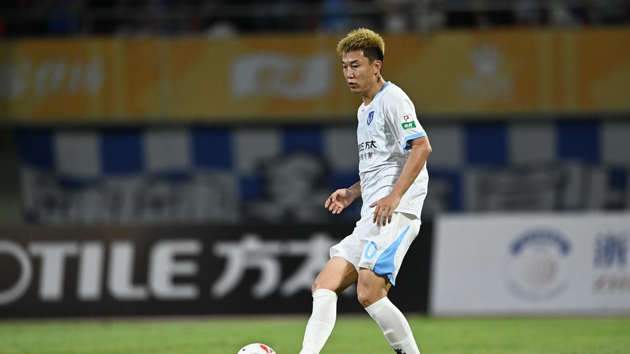 从垫底的废柴，到冲超的搅局者，宁波FC把网络爽文情节照进现实