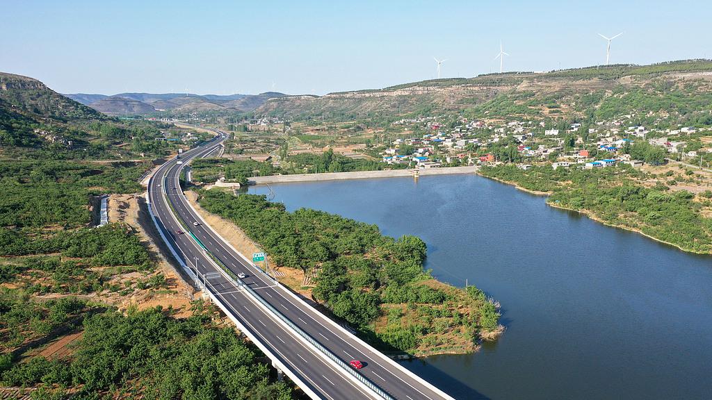 山东省北部迎来了新高速公路，双向四车道，工程估算总投资65亿元