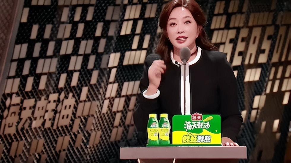 刘晓庆大尺度发言“8个男朋友太少”，七旬老太撒娇仍是少女