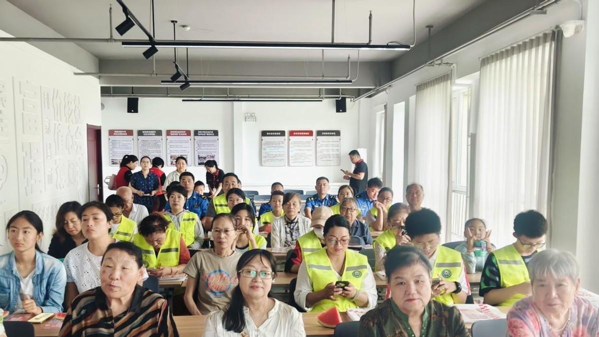 保定竞秀区：城市管理环保主题志愿服务活动走进铁西社区