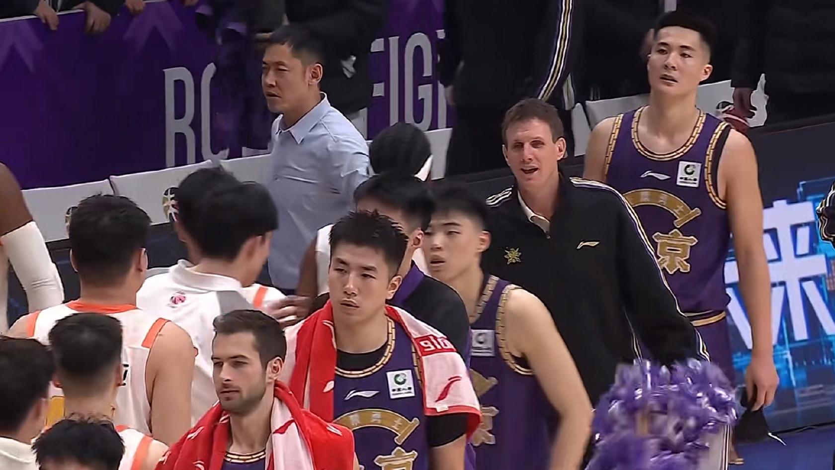 CBA焦点战今夜打响！16日19点30分，CCTV5不直播，辽宁拒3连败，北京冲2连胜