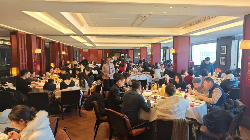 从年夜饭到春糖会：全聚德一季度餐饮与食品并进实现“开门红”