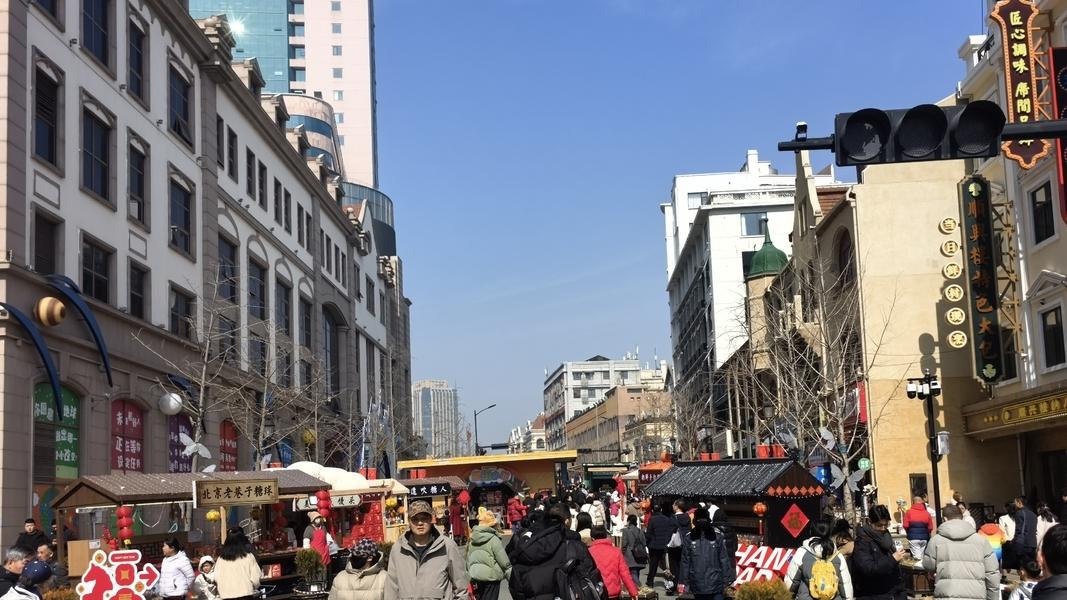 春节假期过后，青岛老城文化旅游区依然“人从众”