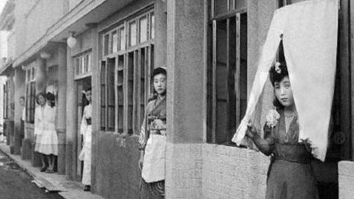 恶魔契约：揭秘日本女人用青春肉体祭奠军国主义，每日需“服务”15至60名士兵