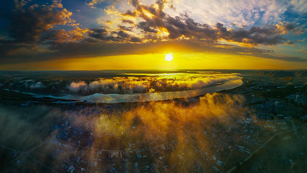 一个人很大的成熟，棱角分明