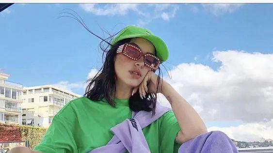 教大家T恤的4种最火搭配，回头率拉满！