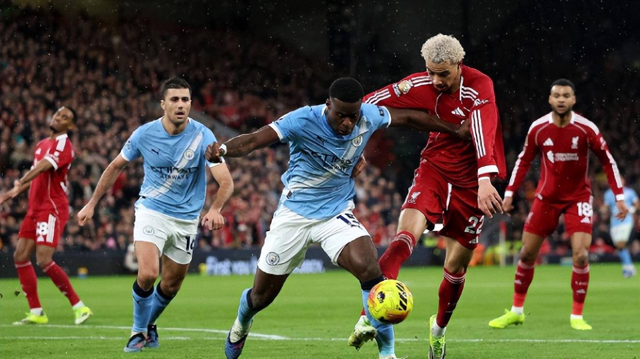 曼城板凳奇兵助逆转，利物浦战术应对保守酿败局，核心红牌影响大