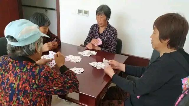 春节在家：不上牌桌，少上酒桌，多上饭桌