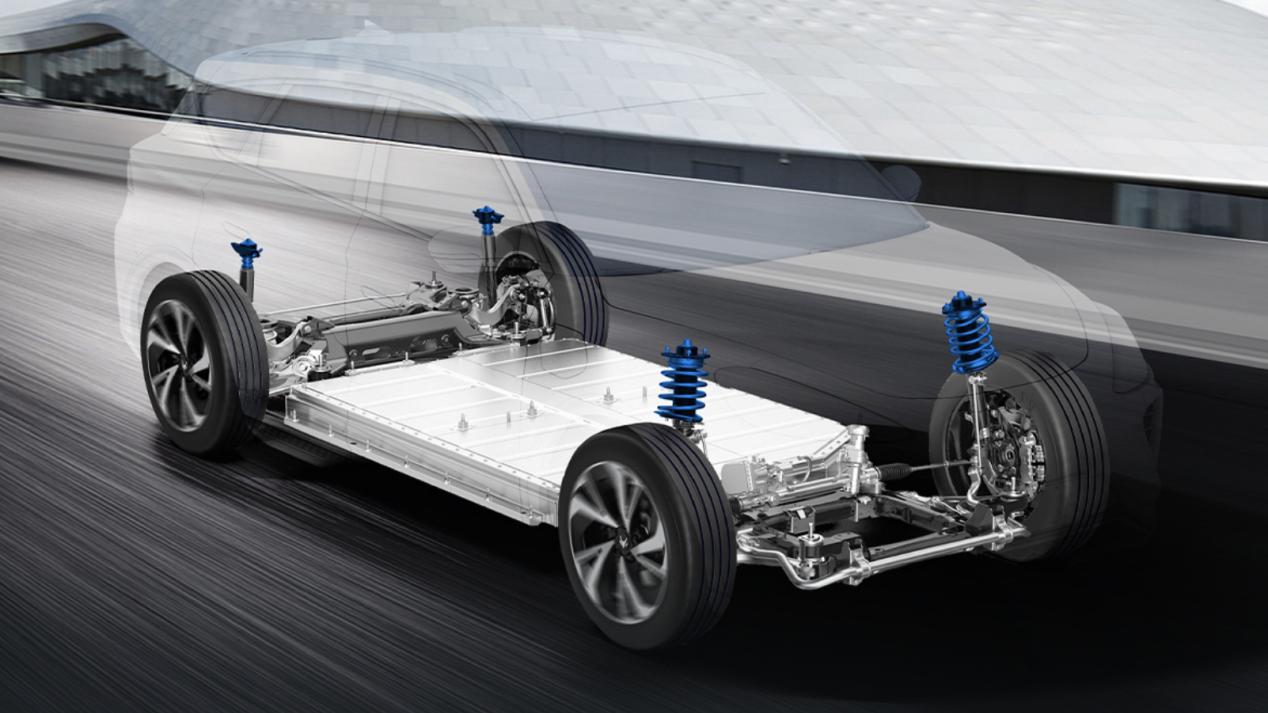 极狐阿尔法T6亮相，北汽极狐展示务实科技与人性化设计融合