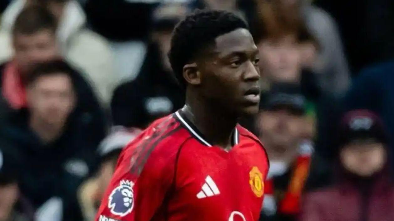 曼联终于懂了！从弃子到卡里克的基石，梅努是非卖品更是未来