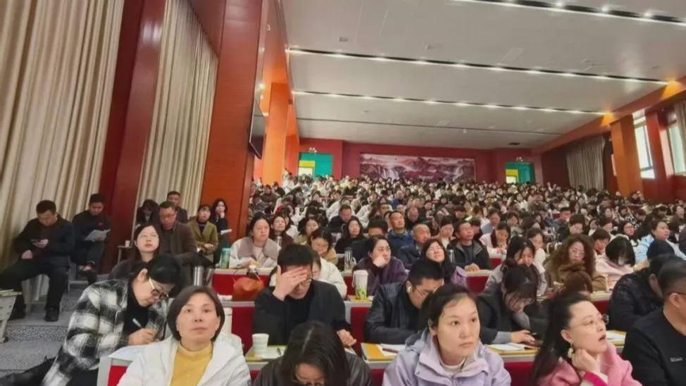 2026年信阳市初中数学中考复习研讨会在息县成功举办