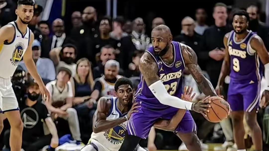 这张湖勇大战的照片，把35年老摄影师都看懵了：我拍了半辈子，没见过这种防守