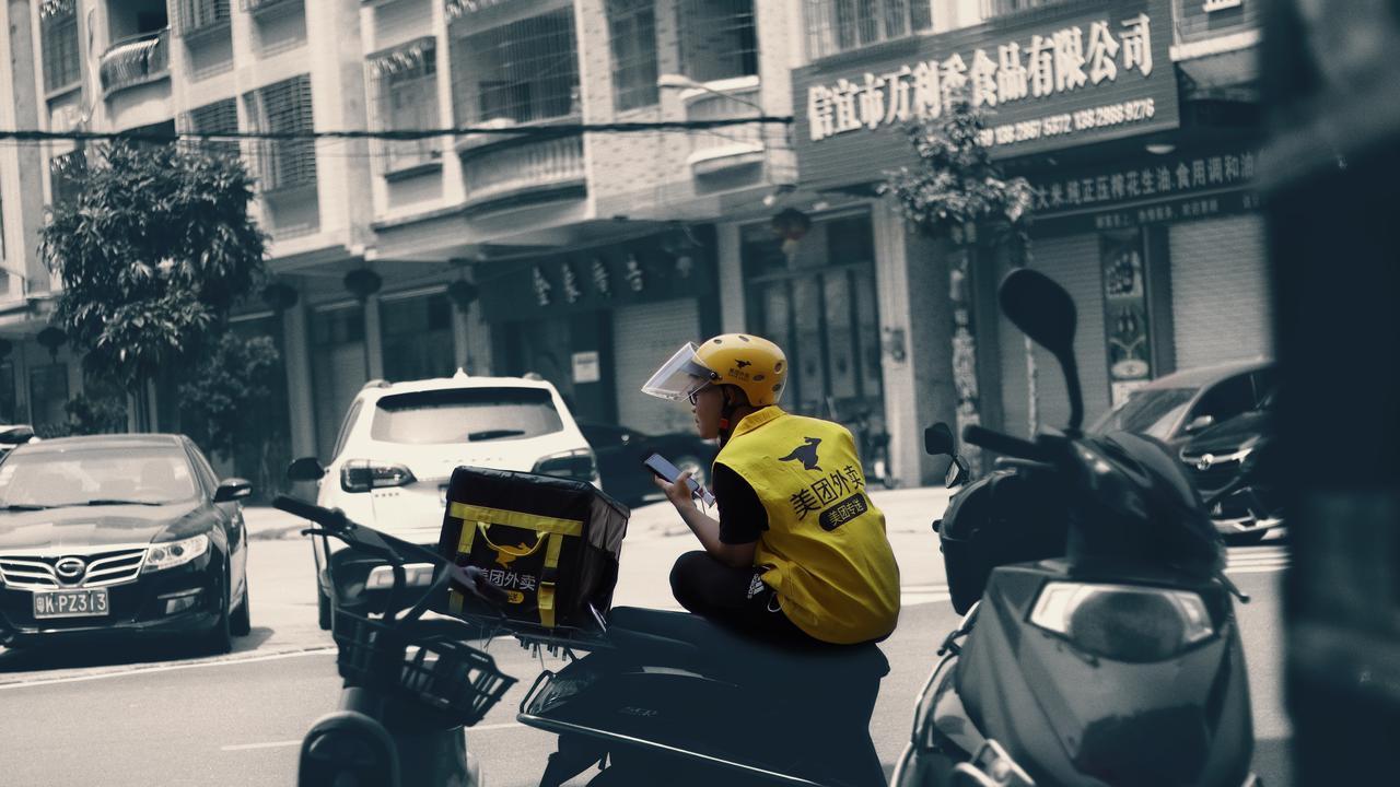 送外卖很丢人吗？朋友跑了三个月，看清了最真实的人间