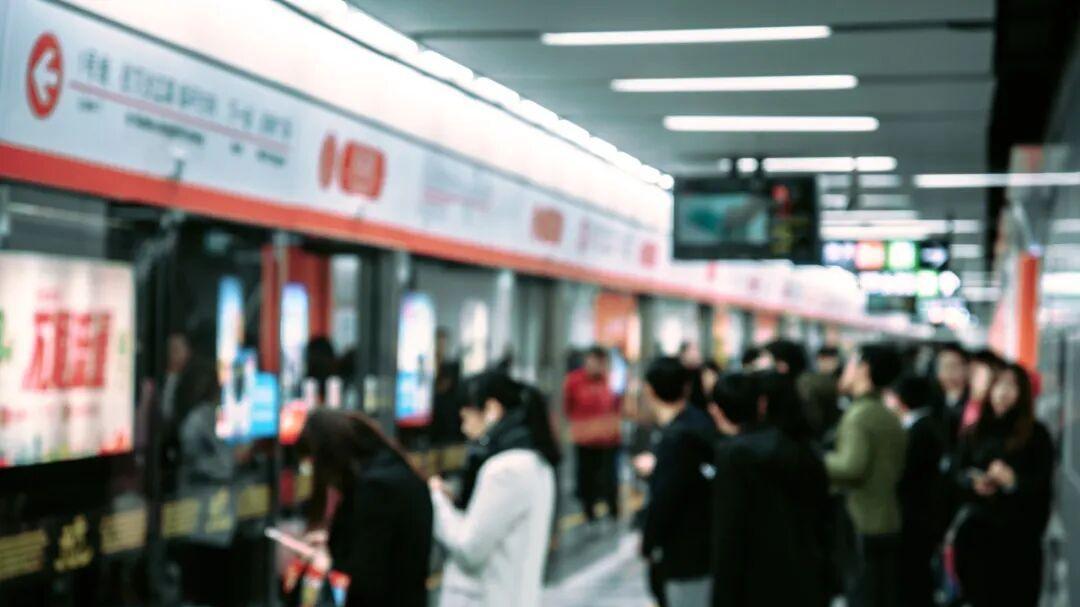 爆火的《嘉禾望岗》，唱哭了城市打工人