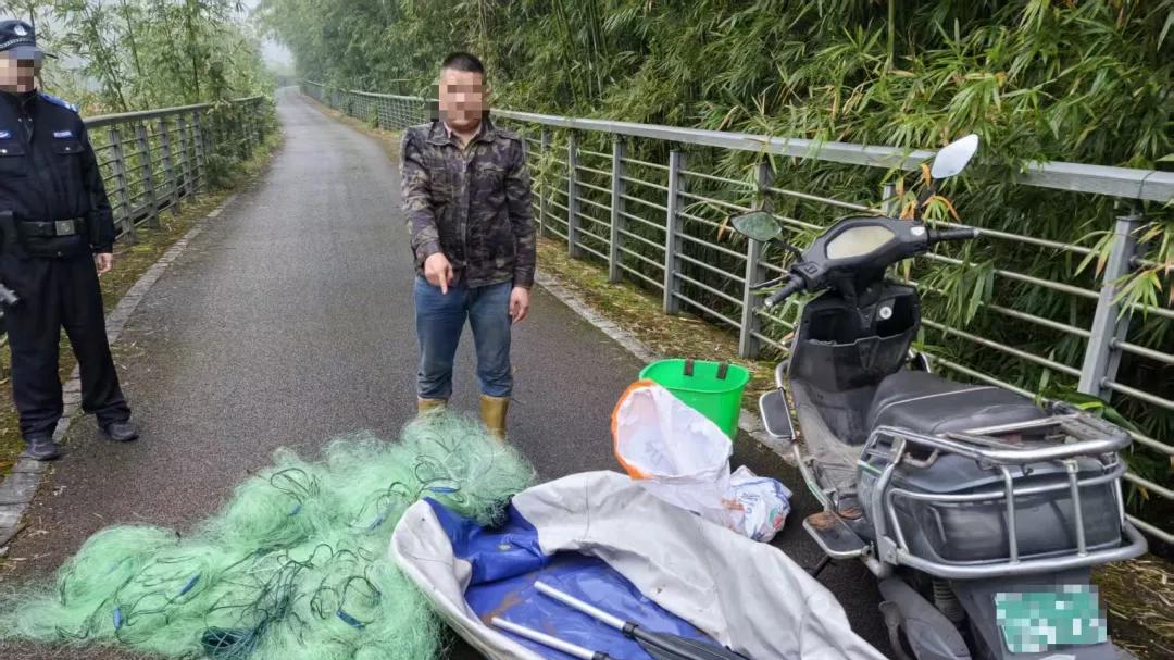 赤水公安依法查处2起非法捕捞水产品案