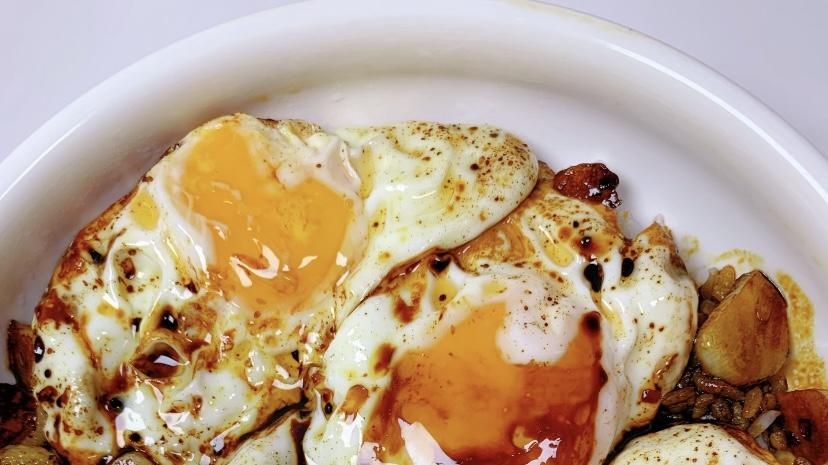 公瑾爆蛋｜鲜香下饭的家常美味，藏着趣味江湖味