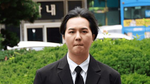 反转不断！宋旻浩否认花钱逃兵役，带病服役却当众悔疯了