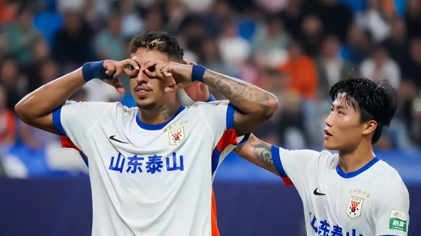 山东泰山队人员继续调整，阿不都和王昊斌离开球队，球队与教练组谈续约，登泰山活动和临沂热身赛取消