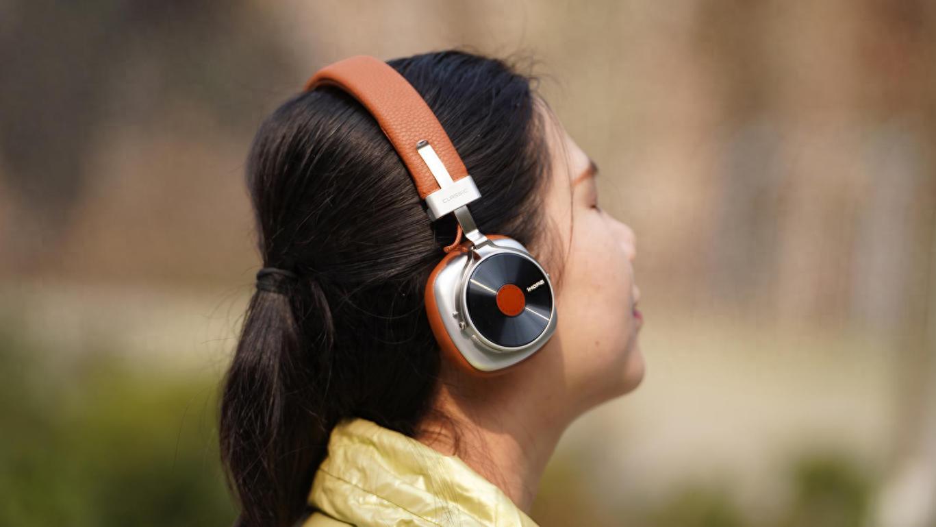 一戴上它，我就懂了周杰伦为什么投资它！万魔HQ36黑胶复古耳机